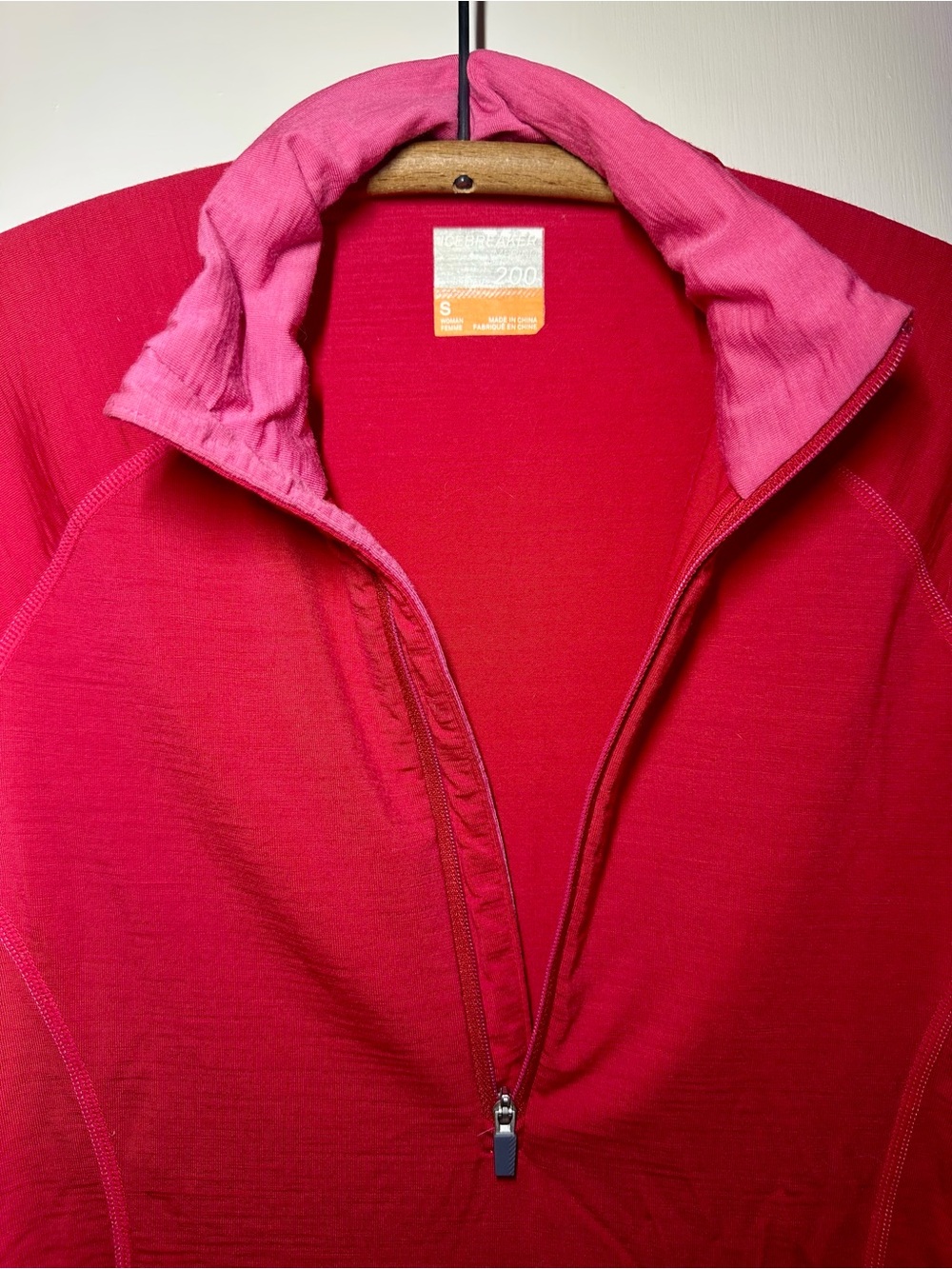 ICEBREAKER Bodyfit 200 Pure Fine Merino 1/4 Zip Top Red with Pink Long Sleeve